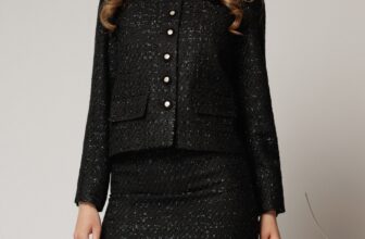 Compleu DY Fashion din tweed negru cu sacou si fusta scurta