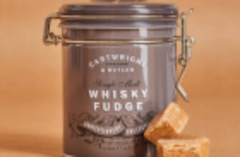 Fudge cu Whisky in cutie metalica 175g Cartwright & Butler – Unicorn-naturals.ro