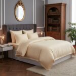 Lenjerie de pat pentru 2 persoane XXL, Bumbac Damasc 100%, 4 piese, Cearceaf pat 240×260, Cearceaf pilota 200×230, Fete de perne 50×70 x 2, cappucino