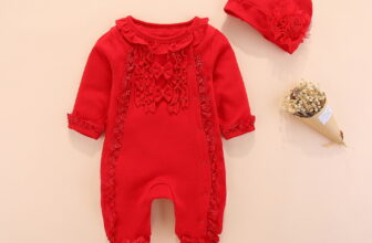 Salopeta Rosie Fetite cu Caciulita Maria – 0-3 luni