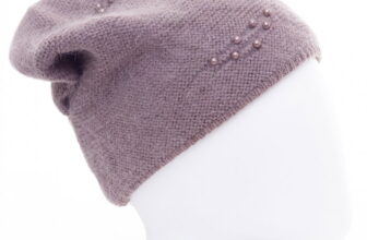 Caciula bej inchis model tricotat cu perle fine aplicate, dublata in interior